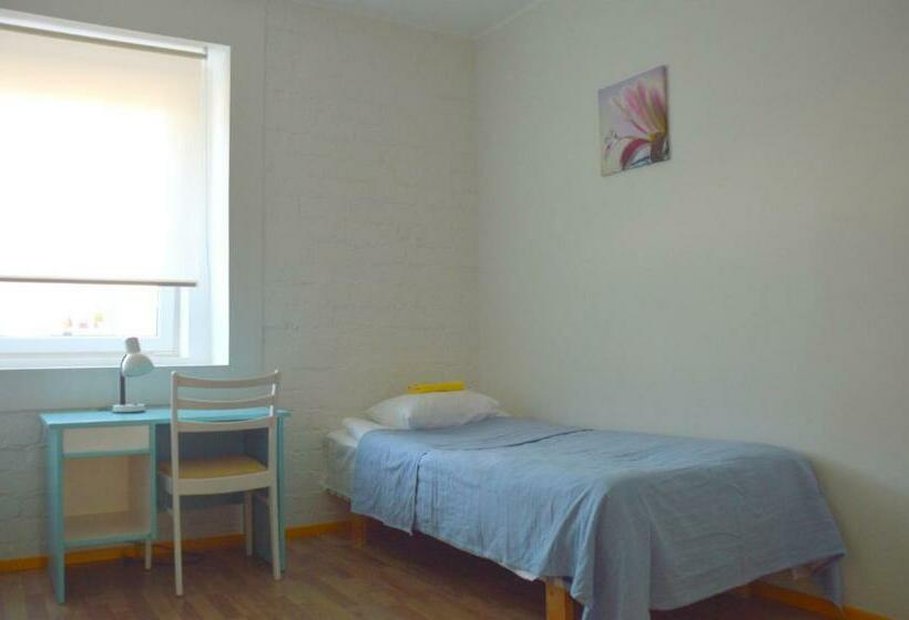 اتاق استاندارد با سرویس بهداشتی مشترک, Saare Automatic Hostel