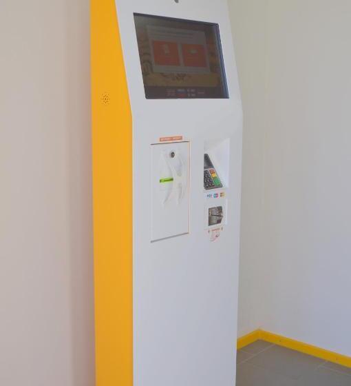 اتاق خانوادگی با سرویس بهداشتی مشترک, Saare Automatic Hostel