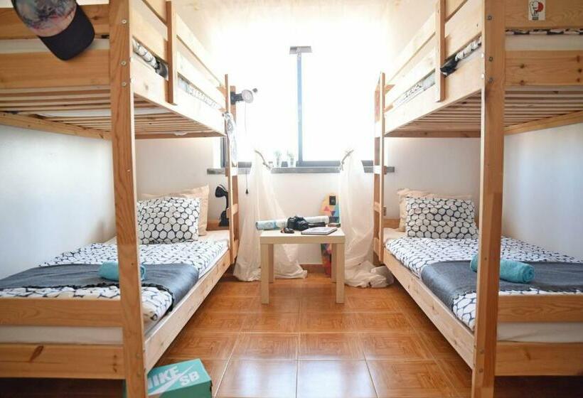 Четырехместный Номер Стандарт, Surf House Peniche