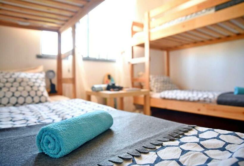 Четырехместный Номер Стандарт, Surf House Peniche