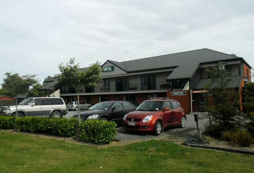 اتاق خانوادگی, Darfield Motel