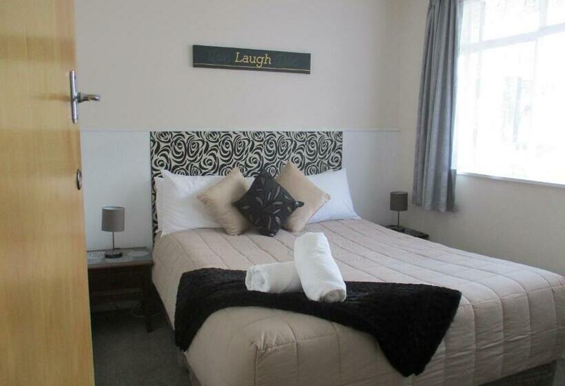 Апартаменты 1 Спальня, High Street Living Motel