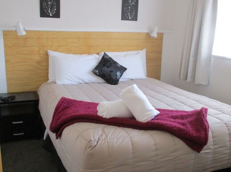 Апартаменты 2 Спальни, High Street Living Motel