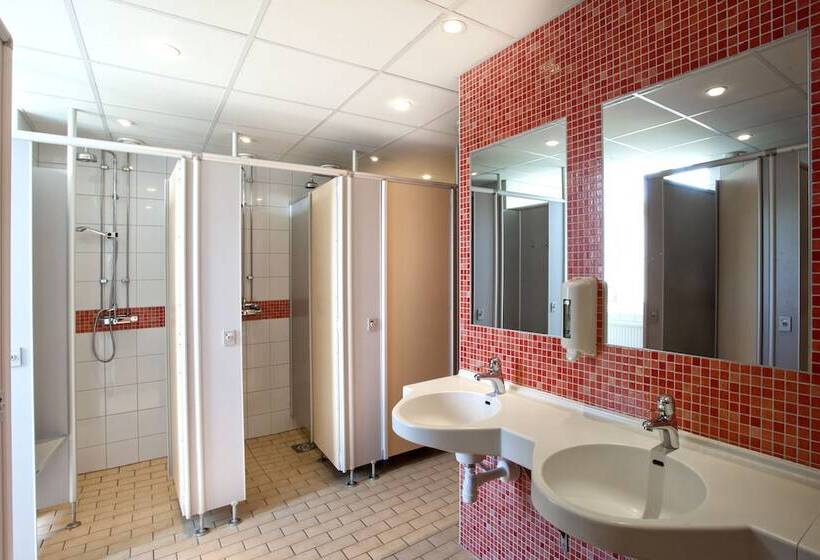 اتاق استاندارد سه تخته با سرویس بهداشتی مشترک, Kvibergs Vandrarhem   Hostel