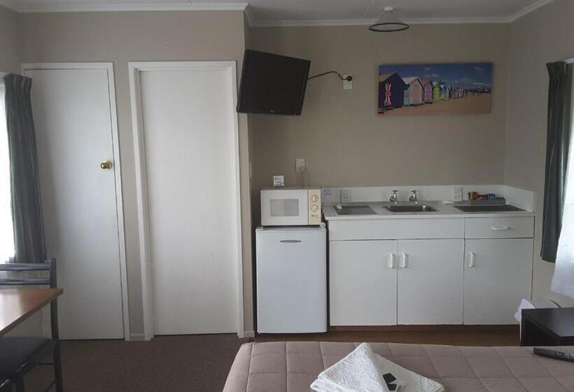 Студия Стандарт, Palm Motel Waihi