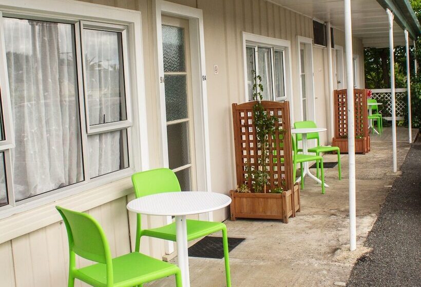 Семейное Студио, Palm Motel Waihi