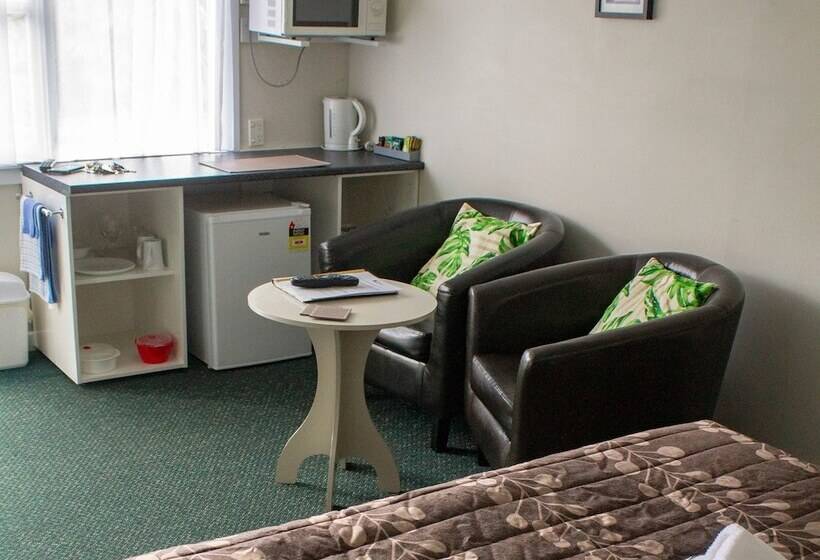 Студия Стандарт, Palm Motel Waihi