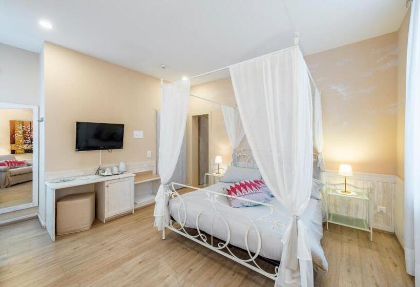 Superior room with lake view, Albergo Ristorante La Palma