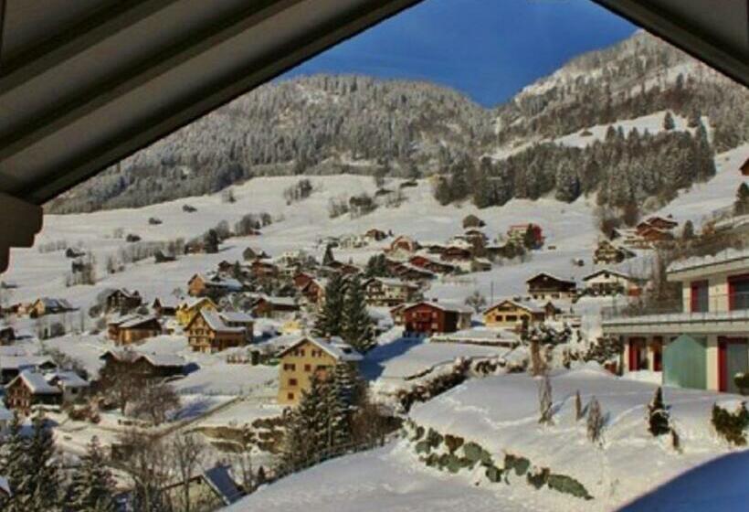 اتاق استاندارد با سرویس بهداشتی مشترک, Heidi Guesthouse Amden Sternen