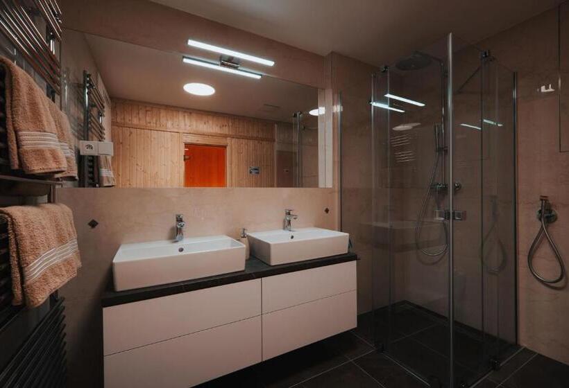 Suite with lake view, Molo Lipno Residence