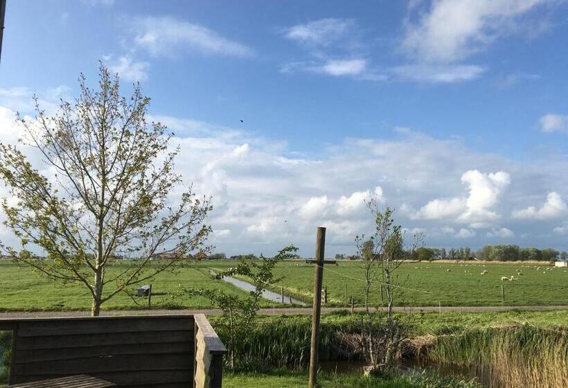 스탠다드 스튜디오, B&b En Vakantiehuisje Ursula
