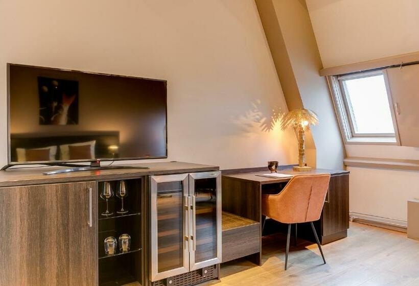주니어 스위트, Brasss Hotel Suites