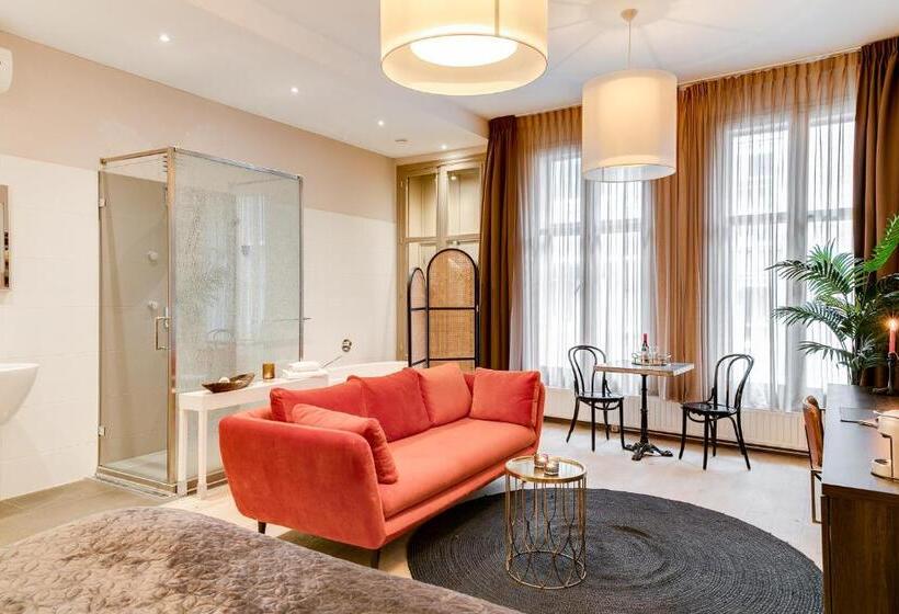 이그제큐티브 스위트, Brasss Hotel Suites