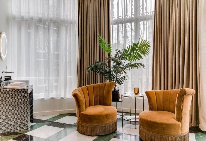 이그제큐티브 스위트, Brasss Hotel Suites