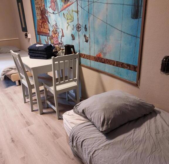 四人标准间, Simplon Hostel