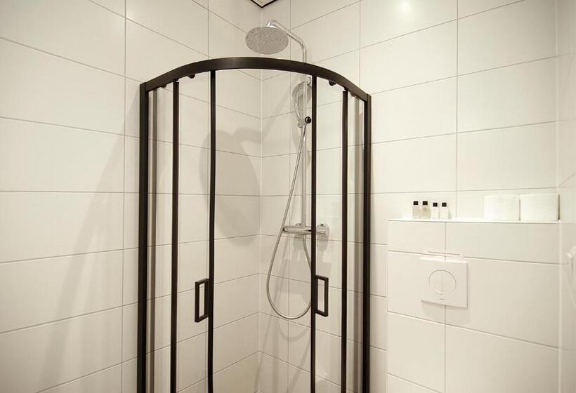 Номер Стандарт Трехместный, Weber Hotel 117