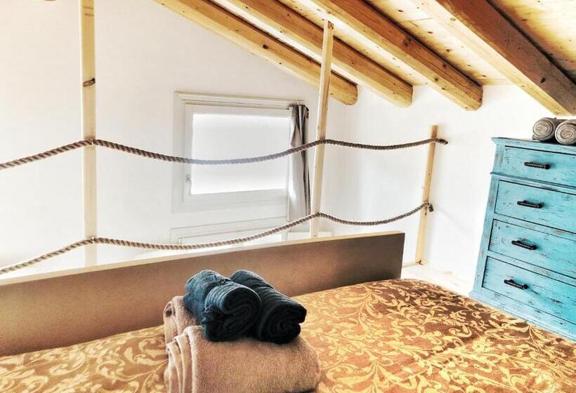 Номер Стандарт Вид на Озеро, Casa Barteèi