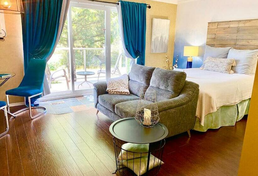Номер Стандарт с Гидромассажем, Evergreen Bed & Breakfast