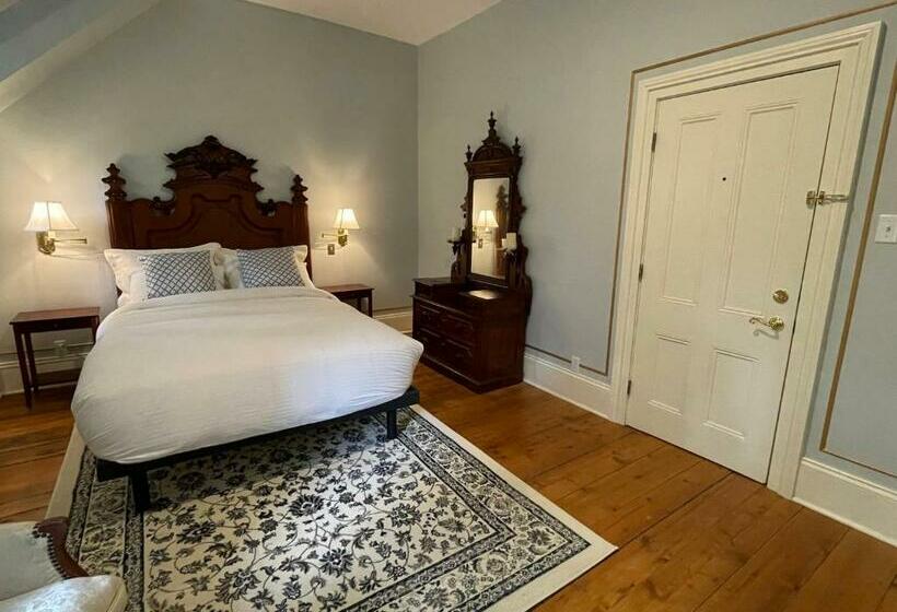 Номер Стандарт, Manoir Sweetsburg