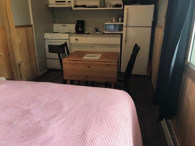 レイクビュースタンダードルーム, Jasper Way Inn Resort & Campground
