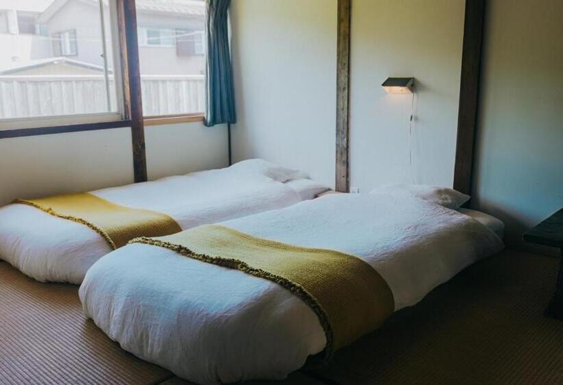 バス共有のスタンダードルーム, Hostel Saruya