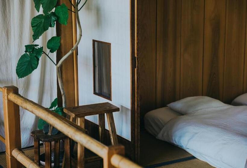 Семейный Номер Совместный Санузел, Hostel Saruya