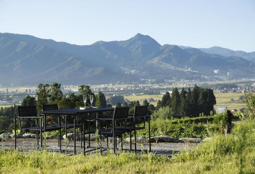 Президентский Люкс, Satoyama Jujo The House