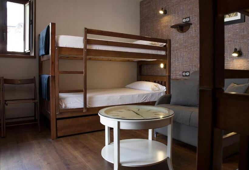 Четырехместный Номер Стандарт, Hostel Albergue Monte Perdido