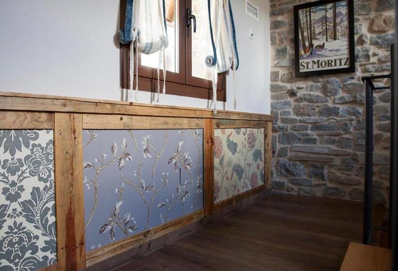 Четырехместный Номер Стандарт, Hostel Albergue Monte Perdido