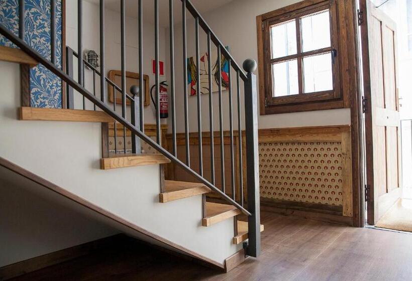 חדר משפחתי, Hostel Albergue Monte Perdido