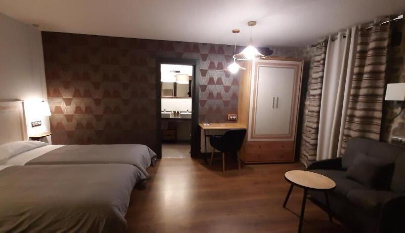 חדר משפחתי, Hostel Albergue Monte Perdido