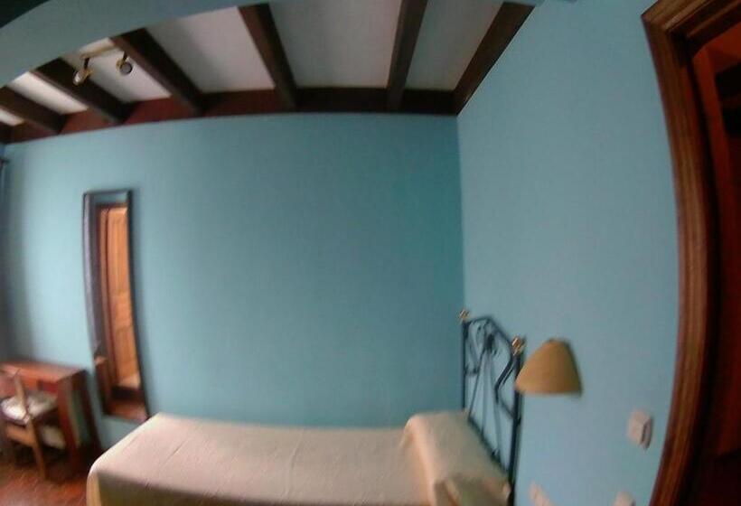 غرفة أساسية فردية, Los Laureles