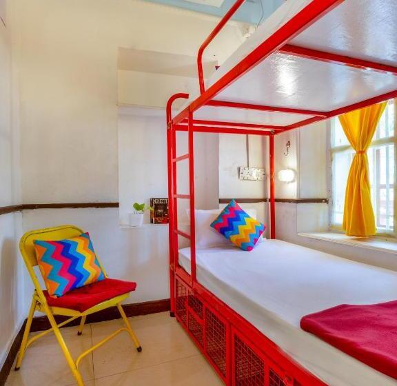 تختخواب در اتاق مشترک, Gostops Kochi