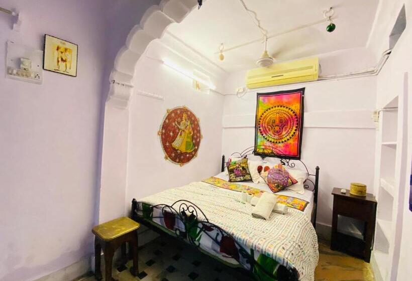 带阳台的豪华间, Bob Hostel