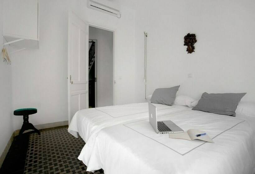 اتاق استاندارد با سرویس بهداشتی مشترک, Cordoba Bed And Be   Hostel