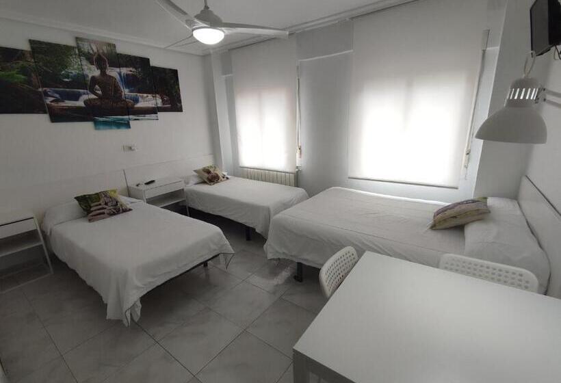 Четырехместный Номер Стандарт, Hostal Lucy