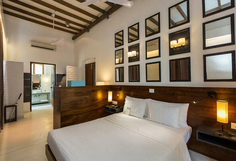 سوئیت با بالکن, La Villa