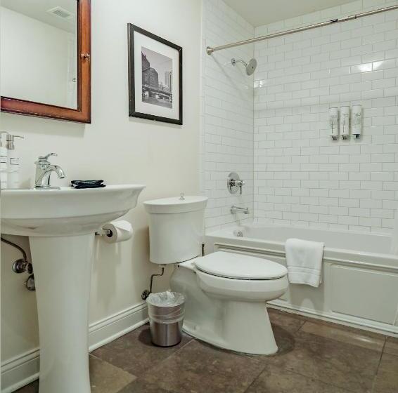 סוויטת 3 חדרי שינה, The Guesthouse