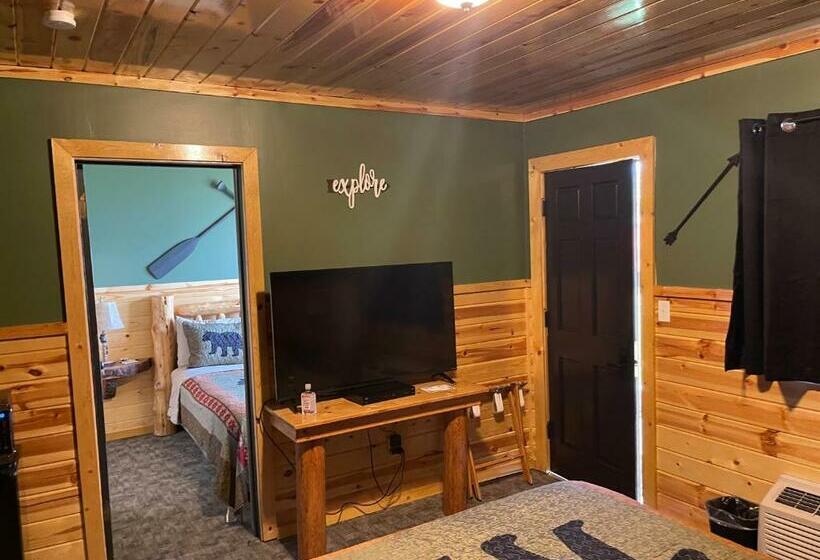 Номер Deluxe, The Fishing Bear Lodge