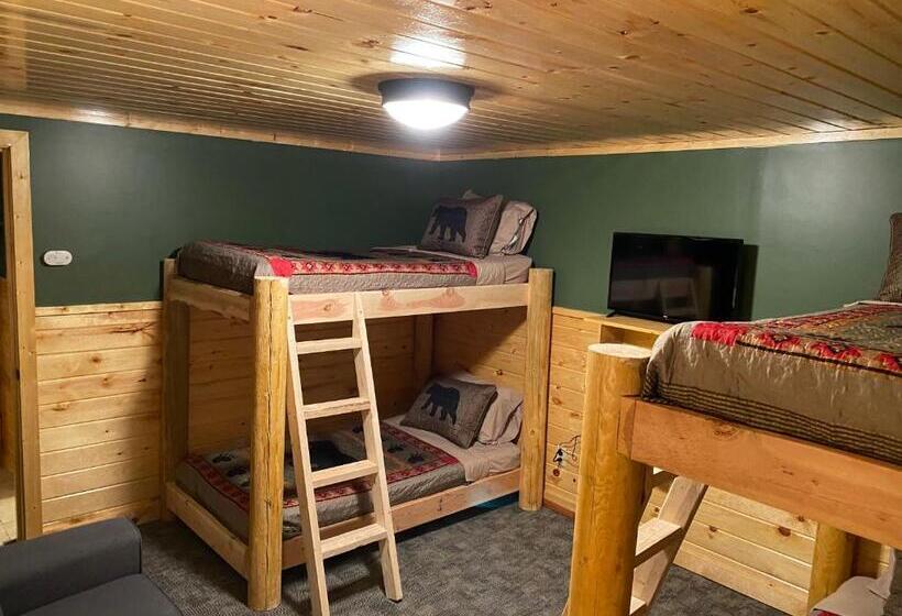 Family Suite, The Fishing Bear Lodge