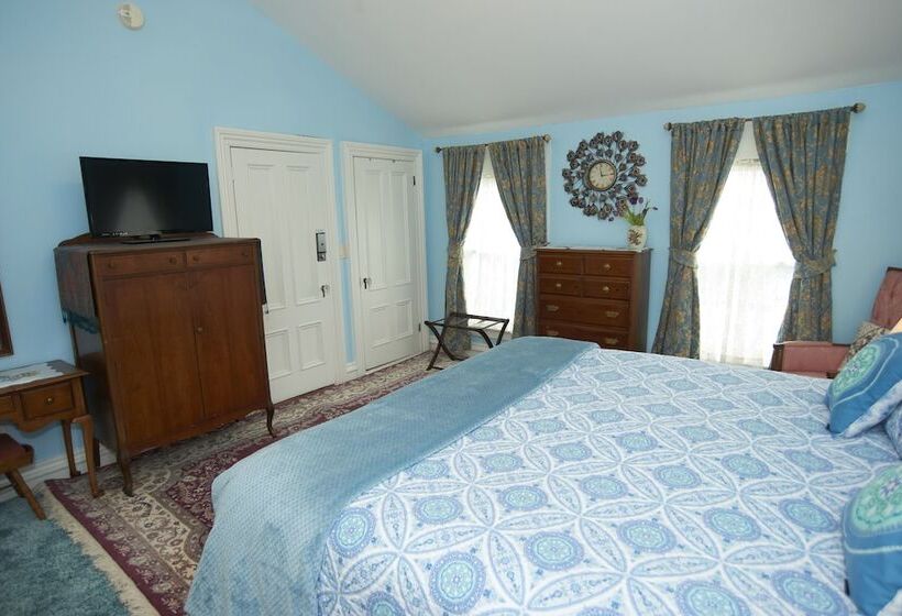 带大床的套房, Center Harbor Sutton House B & B