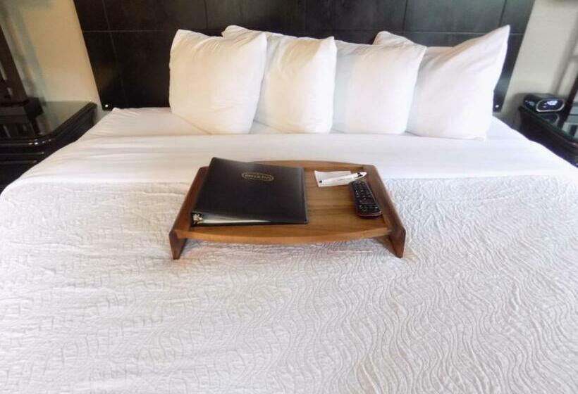 Deluxe Suite King Bed, Breck Inn