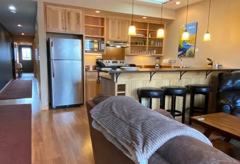 스위트 킹사이즈 침대, Twisp River Suites