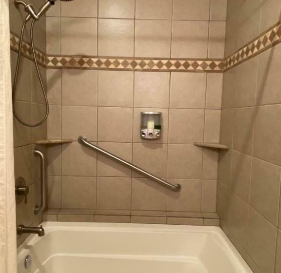 스위트 킹사이즈 침대, Twisp River Suites