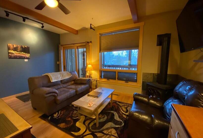 강 전망 스위트, Twisp River Suites