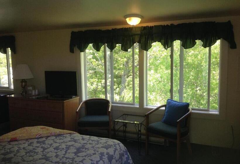 اتاق لوکس, Schooner Bay Motor Inn