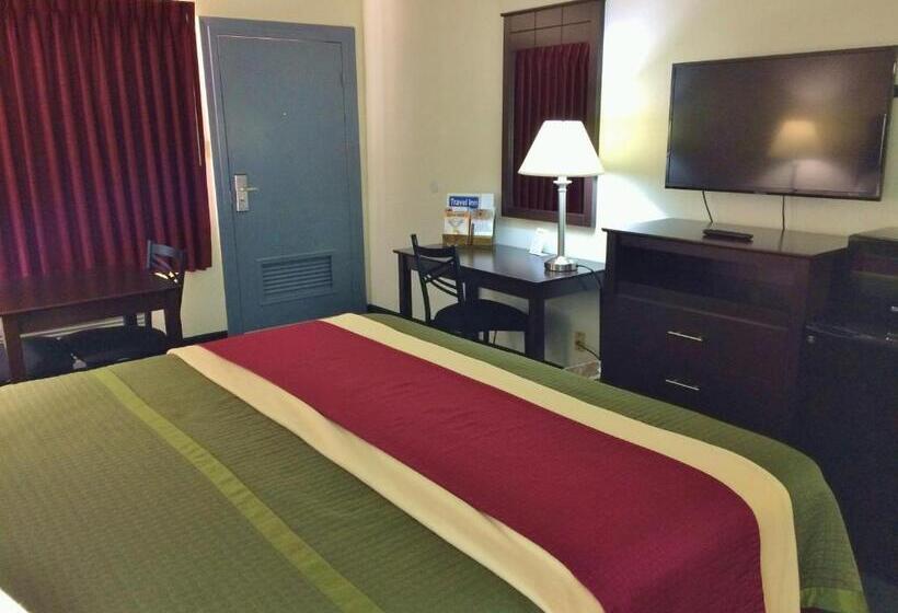 חדר סטנדרט עם מיטת קינג, Travel Inn & Suites