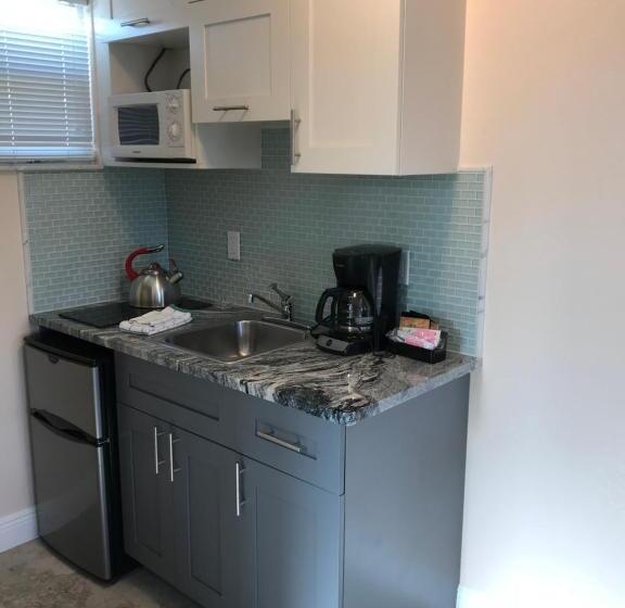 Студио Стандарт Кровать Кинг, Carlton House Motel And Suites