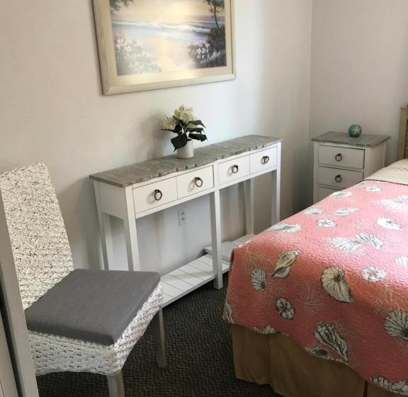 Люкс Повышенной Комфортности, Carlton House Motel And Suites