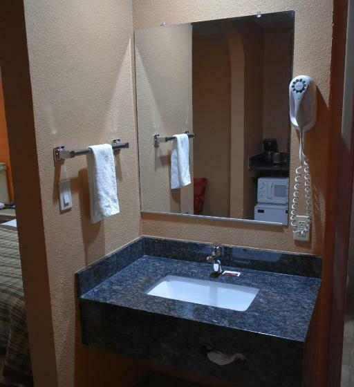 Quarto Estandar Cama King, Apex Inn